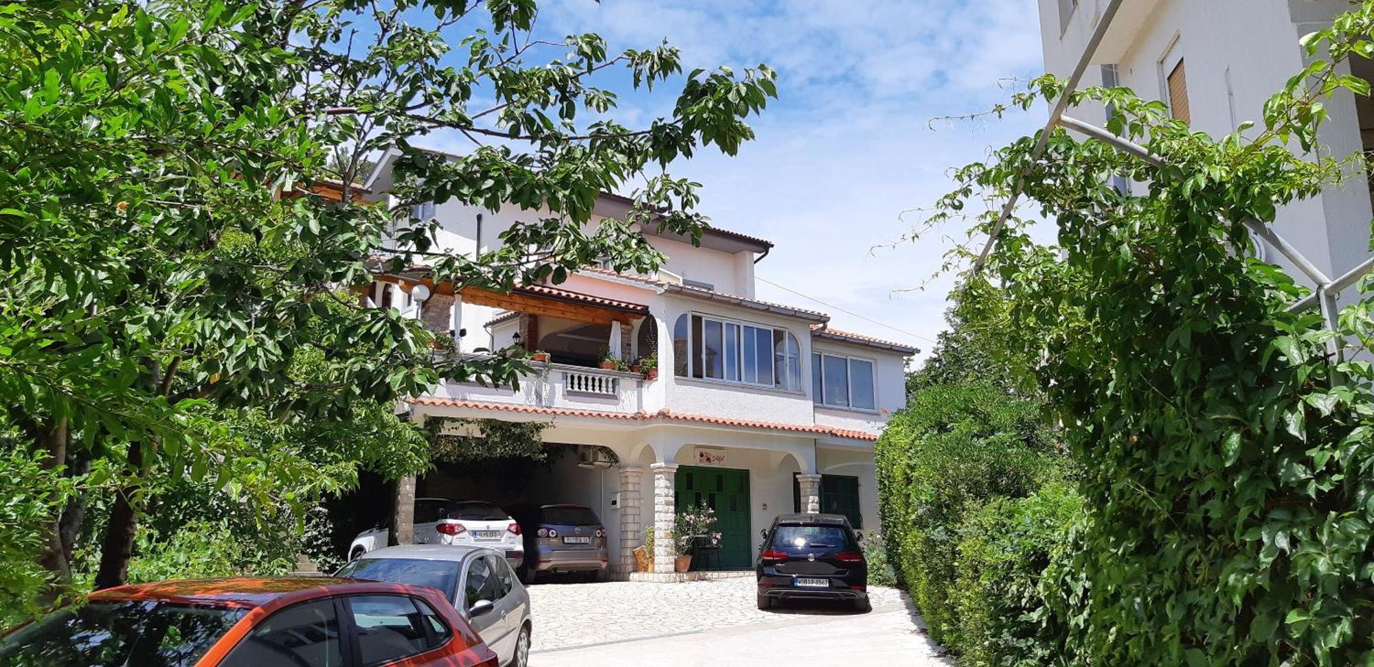 Mirjana T. Apartment *
